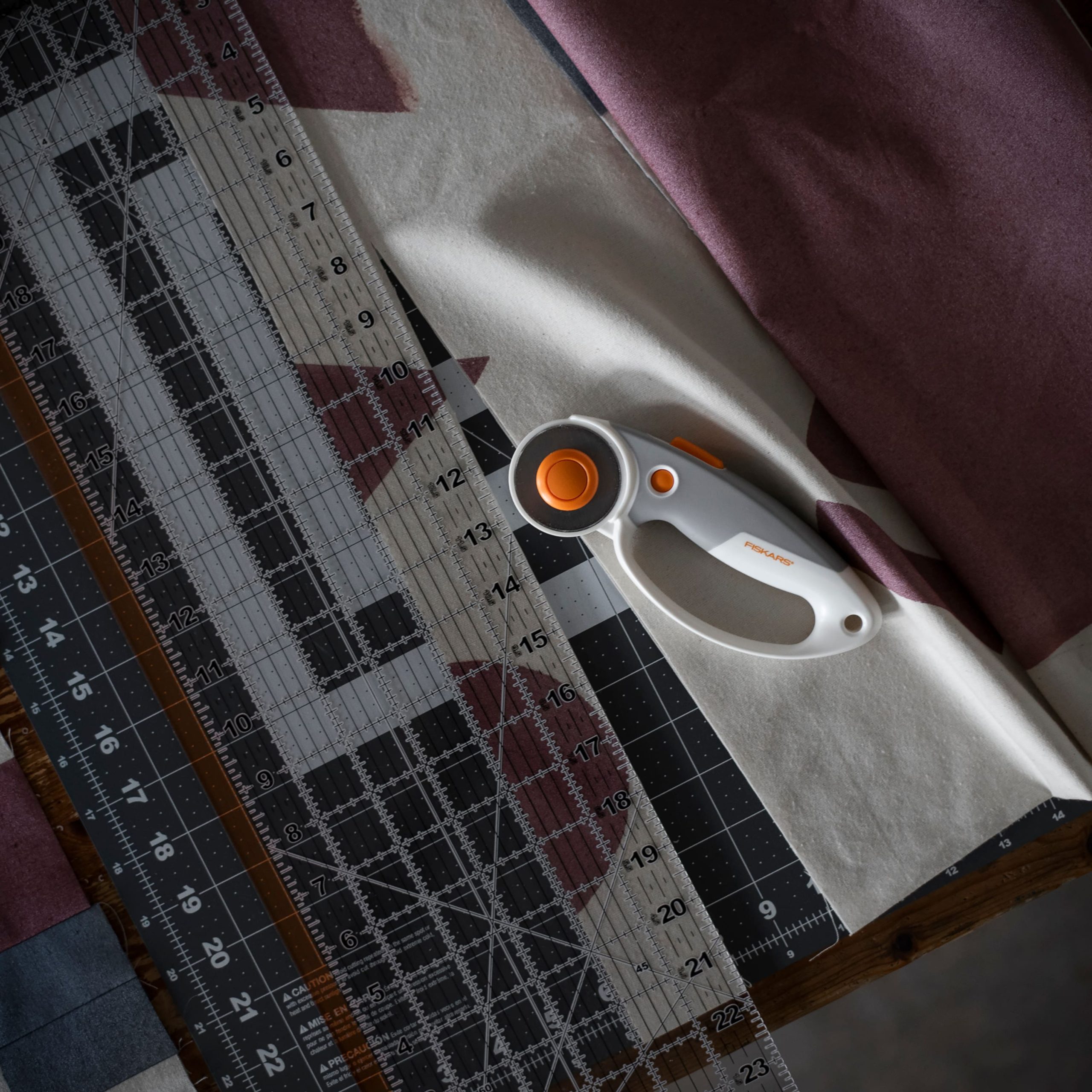 Fiskars® 45mm Multiple Layers Loop Rotary Cutter - Image 4