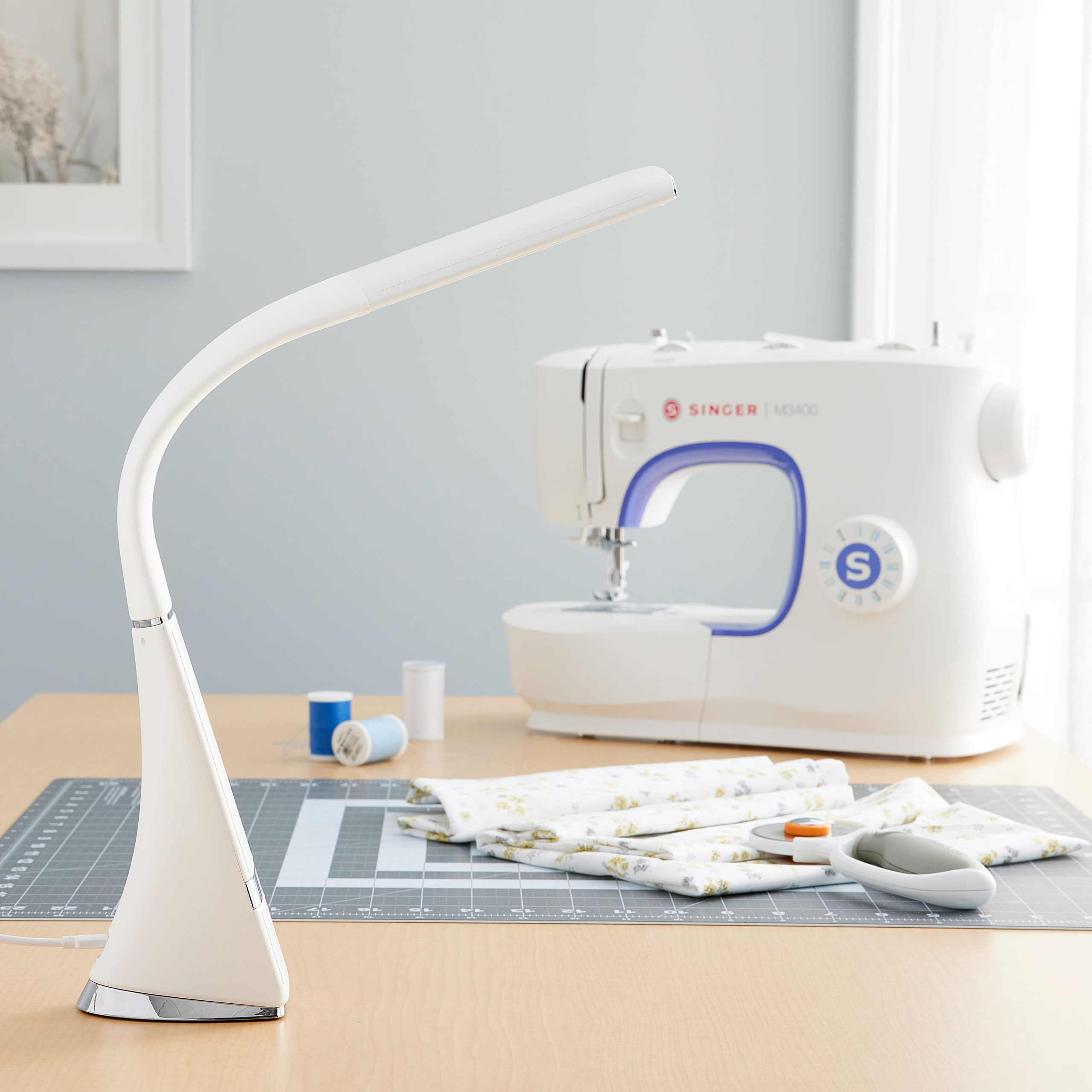Ottlite Craft Anywhere Rechargeable LED Task Lamp - Image 2