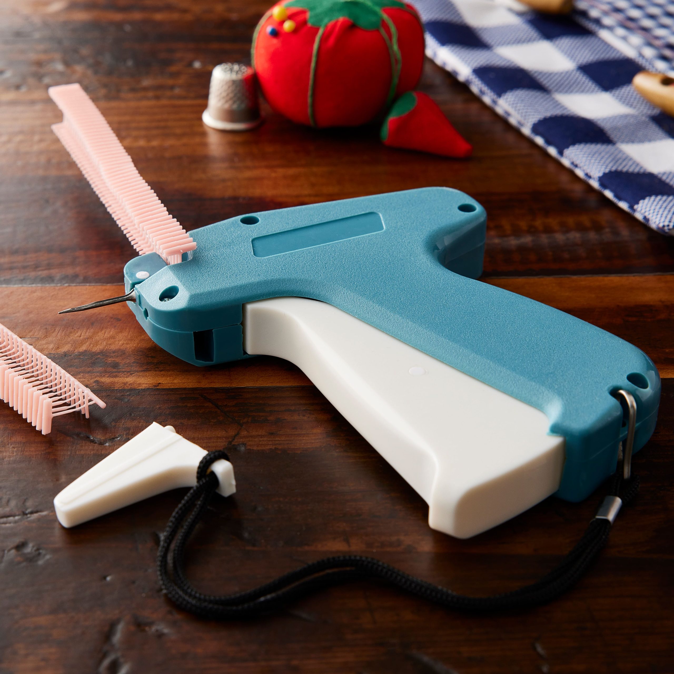 Quilter's Basting Gun with Tracks by Loops & Threads™ - Image 2